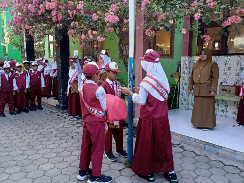 KEGIATAN UPACARA BENDERA