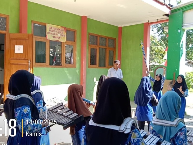 DRUMBAND GITA TERATAI MANUNGGAL SDEWAN PRIMA