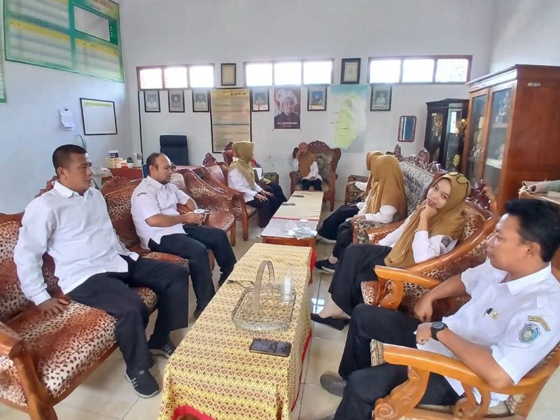RAPAT RUTIN GURU SDEWAN PRIMA