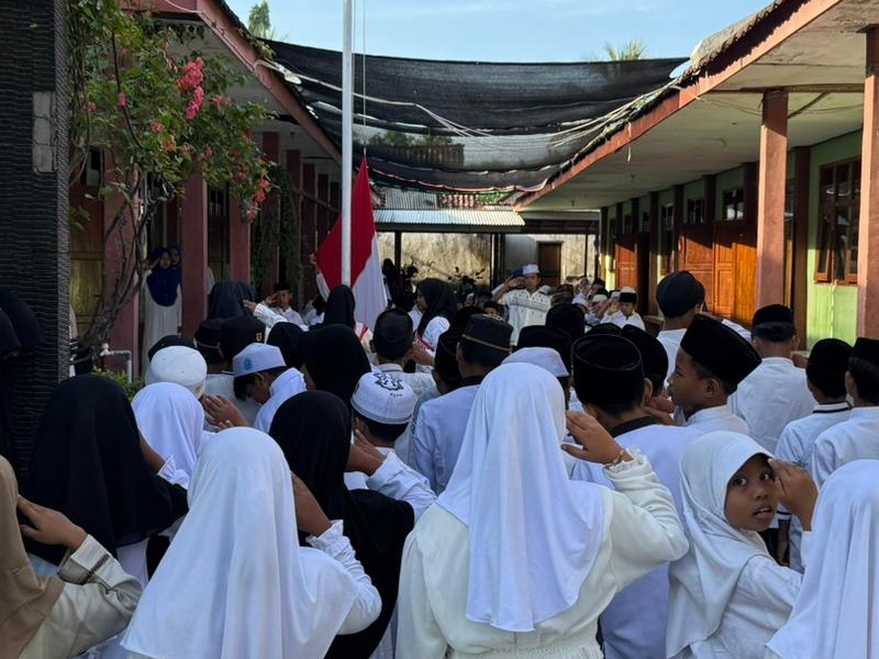 UPACARA MEMPERINGATI HARI SANTRI NASIONAL